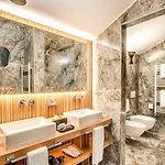 Dbh - Boutique Отель 4*