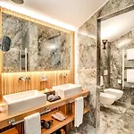 Dbh - Boutique Отель Комо